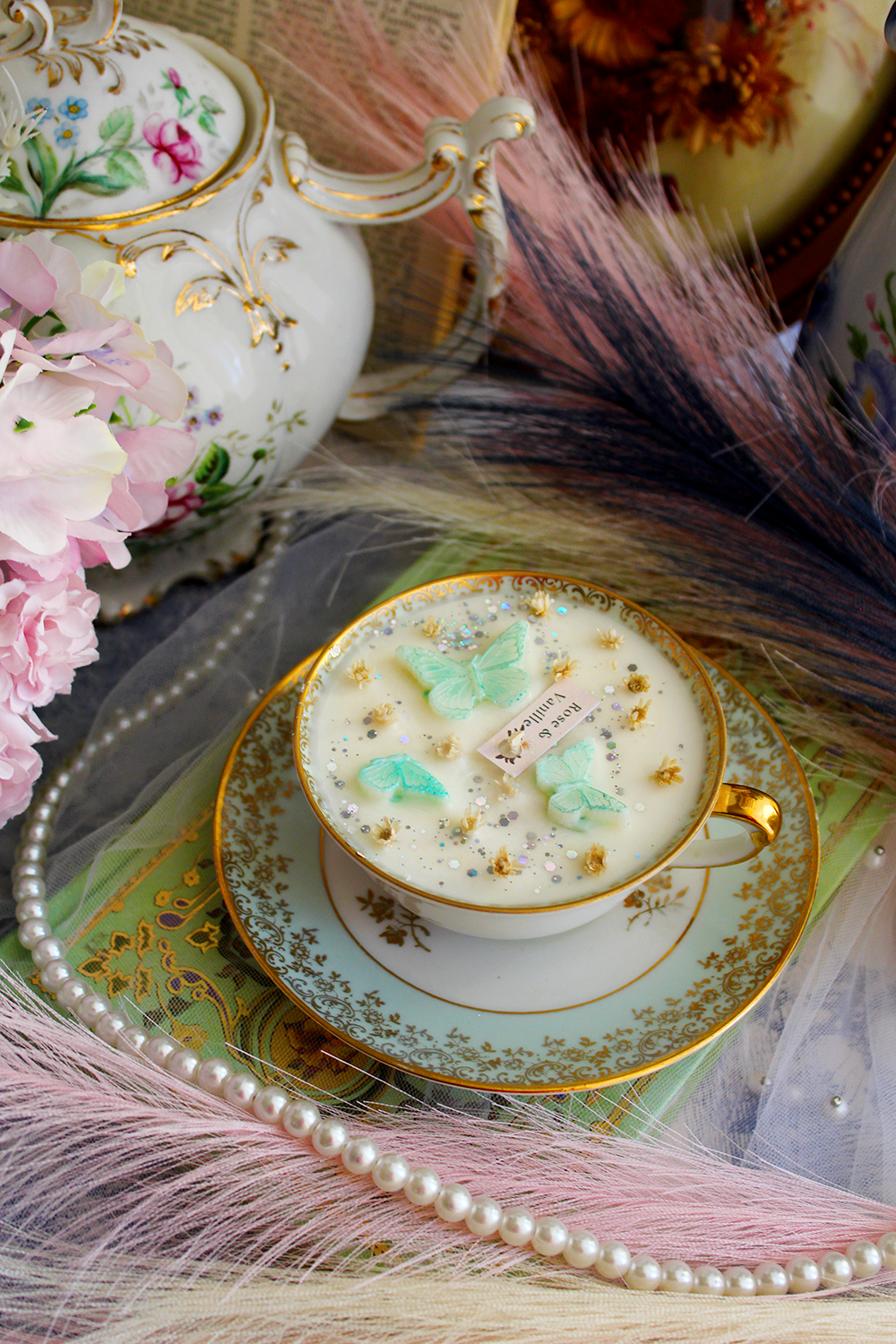 Bougie décorative parfumée Lady daphnée parfum rose et vanille