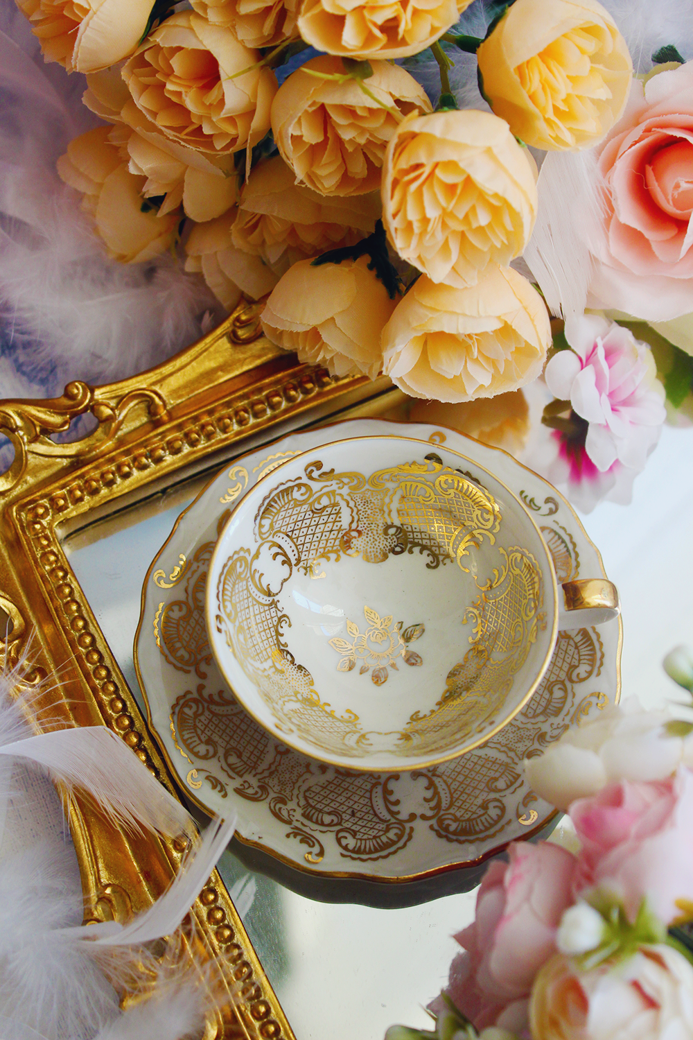 Tasse à café en porcelaine de Bavière - Les Dentelles d’Or
