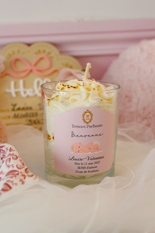 Bougie gourmande "Bienvenue bébé" - parfum lessive de bébé