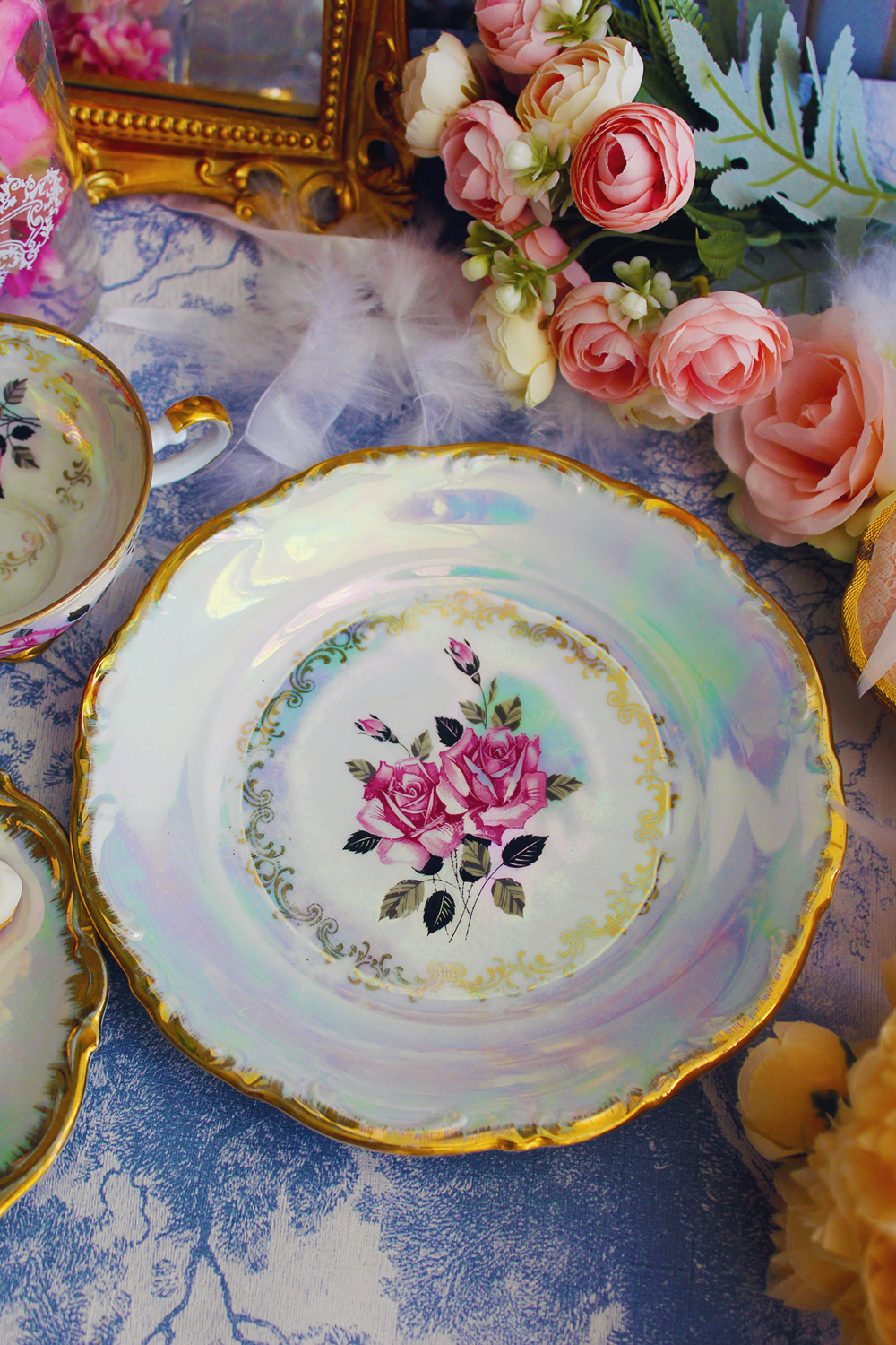 Trio de porcelaine tea time L’Éclat des Roses Nacrées