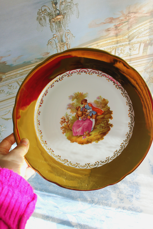 L'Éclat de Bavière : Assiette de Collection "Scène Galante"