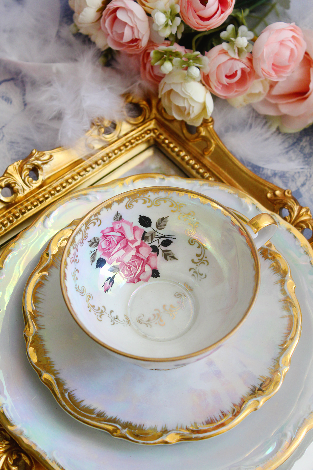 Trio de porcelaine tea time L’Éclat des Roses Nacrées