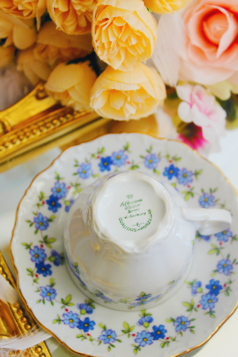 Tasse de thé porcelaine de Bavière - Le Jardin des Myosotis