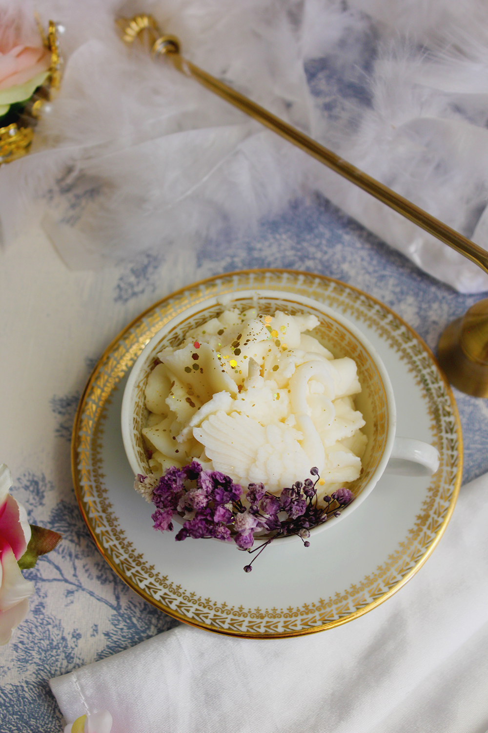 Bougie chantilly de cire " gourmandise de la reine" parfum thé noir et vanille
