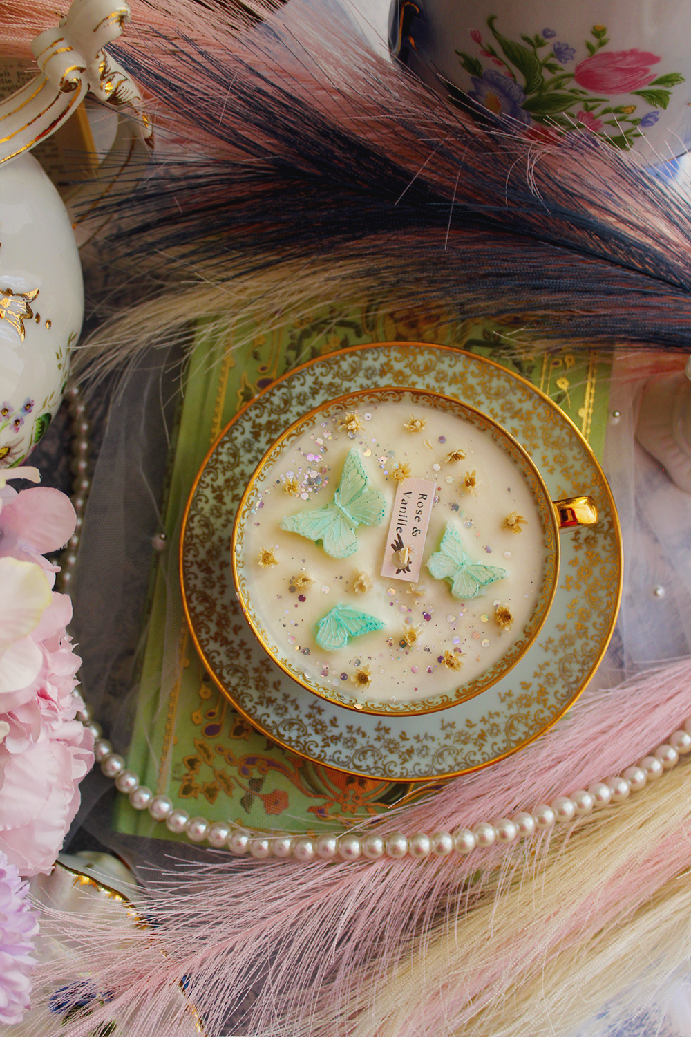 Bougie décorative parfumée Lady daphnée parfum rose et vanille