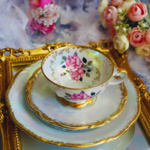 Trio de porcelaine tea time L’Éclat des Roses Nacrées