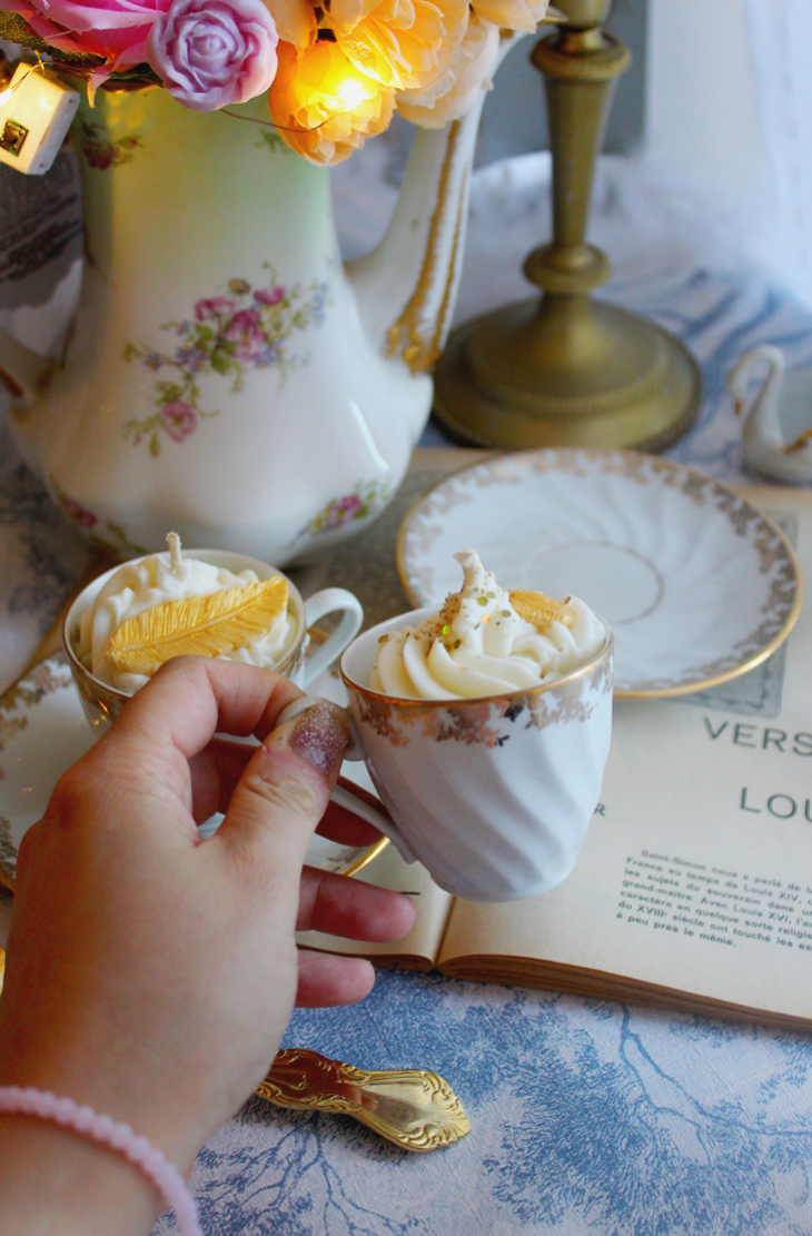 La Gourmandise de la Princesse – Bougie chantilly en porcelaine ancienne – Image 2