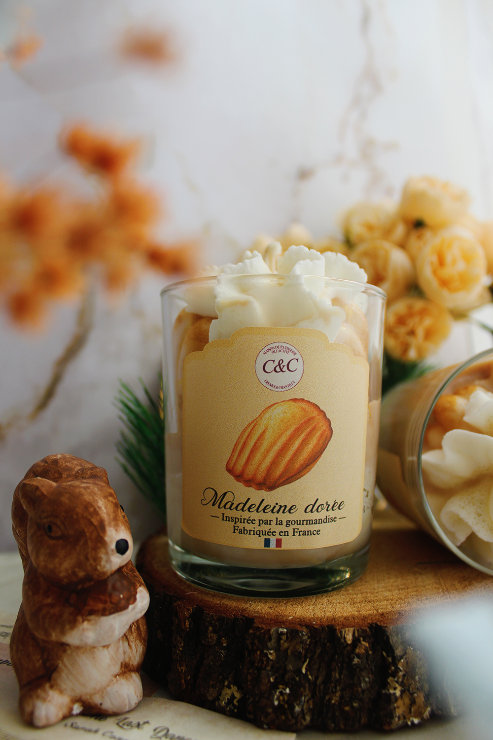 Bougie La Madeleine Dorée mise en scène gourmande